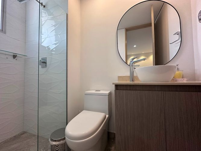 Apartamento de 3 alcobas en venta en Los Naranjos, Medellín, 220 m² · foto 18 de 19