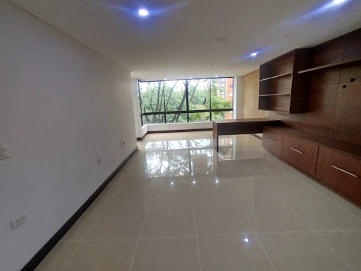 Apartamento en arriendo en Castropol, Medellín · foto 6 de 24