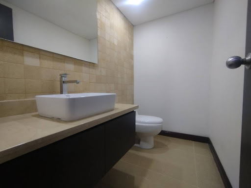 Apartamento en arriendo en Castropol, Medellín · foto 7 de 24
