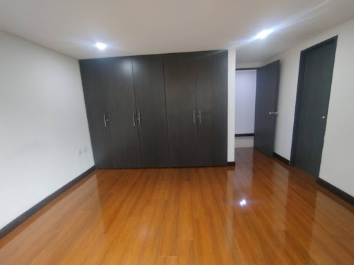 Apartamento en arriendo en Castropol, Medellín · foto 8 de 24