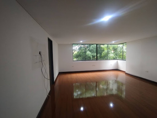 Apartamento en arriendo en Castropol, Medellín · foto 10 de 24