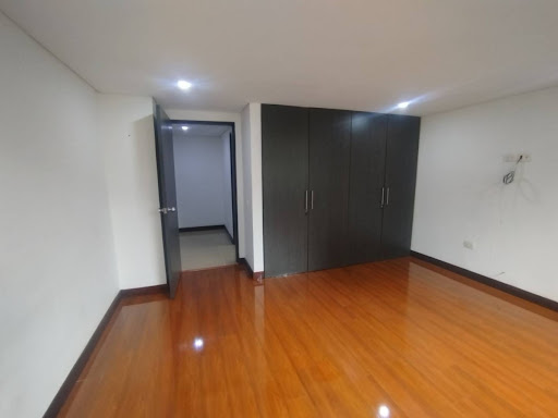 Apartamento en arriendo en Castropol, Medellín · foto 15 de 24
