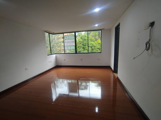 Apartamento en arriendo en Castropol, Medellín · foto 18 de 24