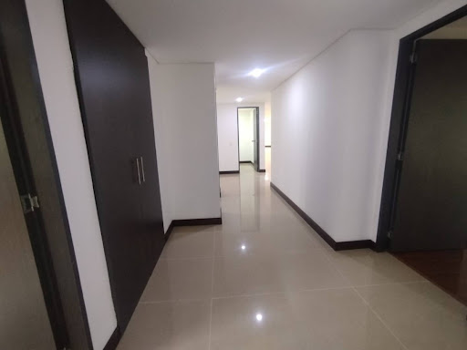 Apartamento en arriendo en Castropol, Medellín · foto 21 de 24