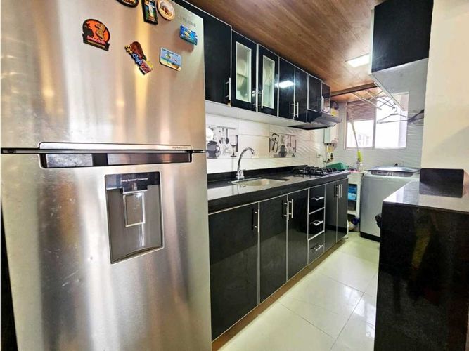Apartamento de 3 alcobas en venta en Potrero Grande, Madrid, 60 m² · foto 2 de 9