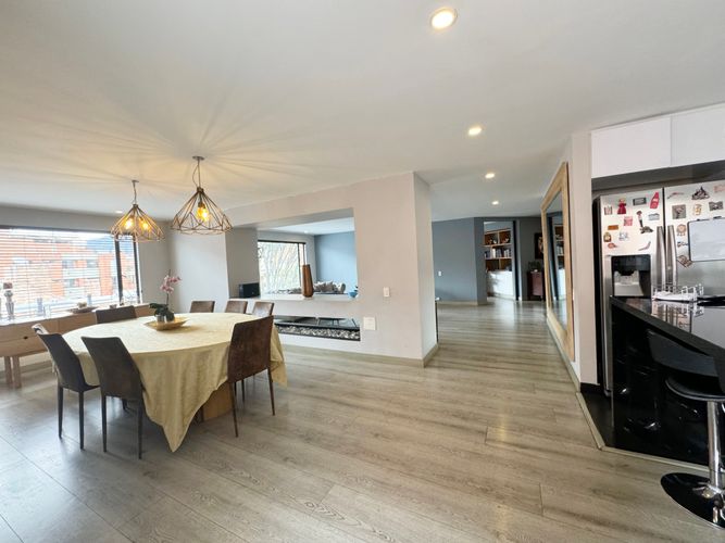 Apartamento de 4 alcobas en venta en Chicó Navarra, Bogotá, 270 m² · foto 3 de 18