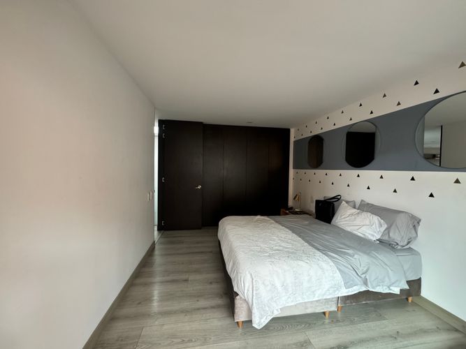 Apartamento de 4 alcobas en venta en Chicó Navarra, Bogotá, 270 m² · foto 6 de 18