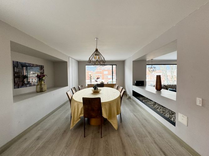 Apartamento de 4 alcobas en venta en Chicó Navarra, Bogotá, 270 m² · foto 12 de 18