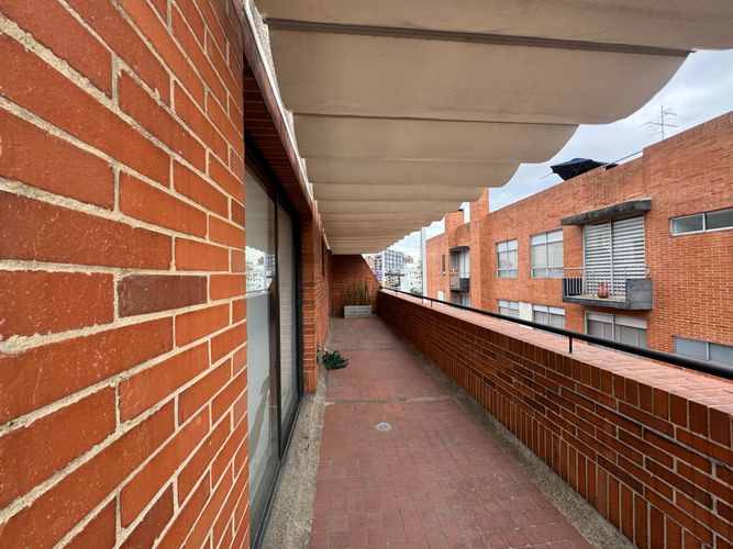 Apartamento de 4 alcobas en venta en Chicó Navarra, Bogotá, 270 m² · foto 15 de 18