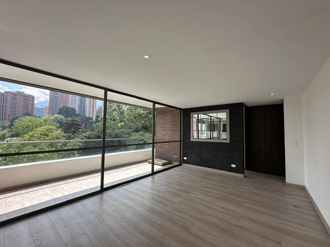 Apartamento de 2 alcobas en arriendo en El Poblado, Medellín, 87 m² · foto 3 de 15
