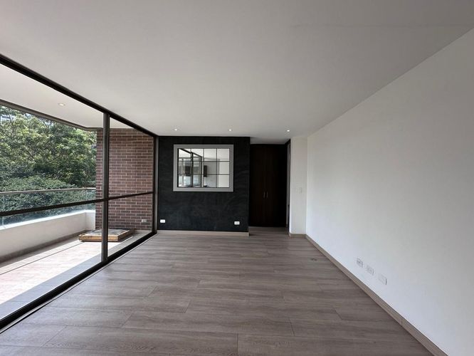 Apartamento de 2 alcobas en arriendo en El Poblado, Medellín, 87 m² · foto 5 de 15