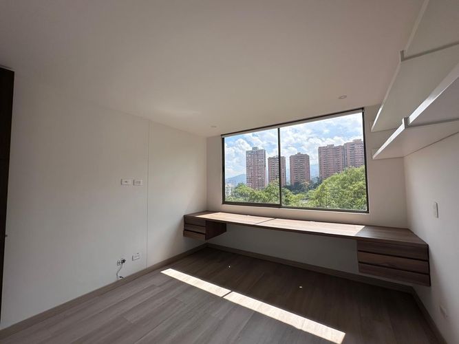 Apartamento de 2 alcobas en arriendo en El Poblado, Medellín, 87 m² · foto 10 de 15