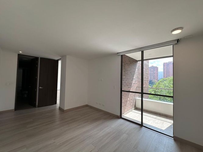 Apartamento de 2 alcobas en arriendo en El Poblado, Medellín, 87 m² · foto 9 de 15