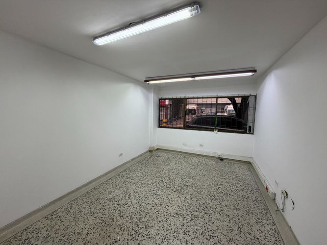 Edificio en arriendo en Prados Del Norte, Cali, 754 m² · foto 4 de 24