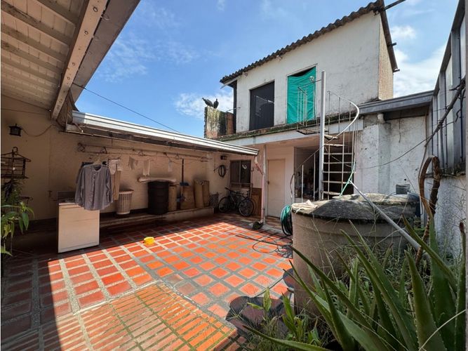 Casa de 12 alcobas en venta en Alcala, Envigado, 517 m² · foto 2 de 24