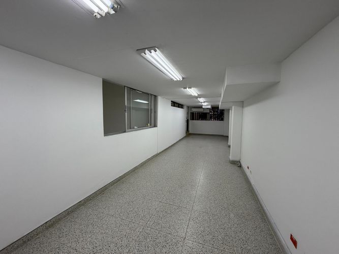 Edificio en venta en Prados Del Norte, Cali, 754 m² · foto 22 de 24