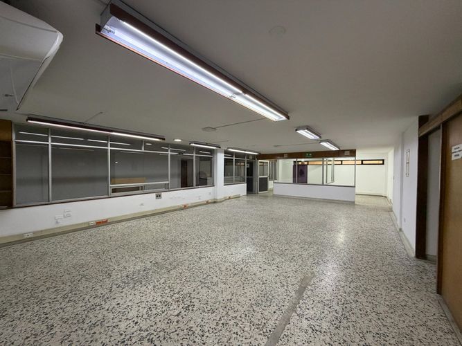 Edificio en venta en Prados Del Norte, Cali, 754 m² · foto 24 de 24