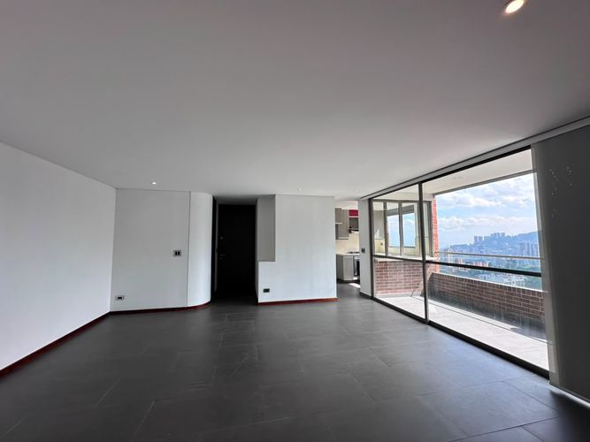 Apartamento de 1 alcoba en arriendo en El Poblado, Medellín, 75 m² · foto 3 de 19
