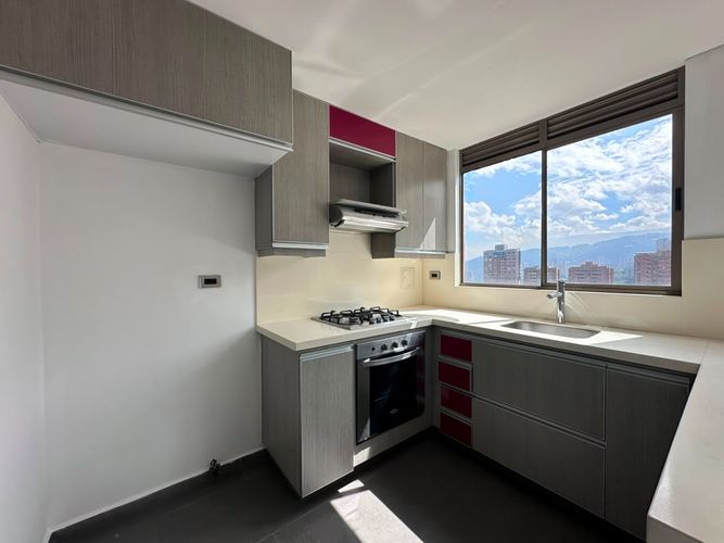 Apartamento de 1 alcoba en arriendo en El Poblado, Medellín, 75 m² · foto 6 de 19