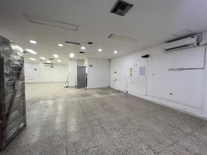 Local en arriendo en La Candelaria, Medellín, 139 m² · foto 3 de 20