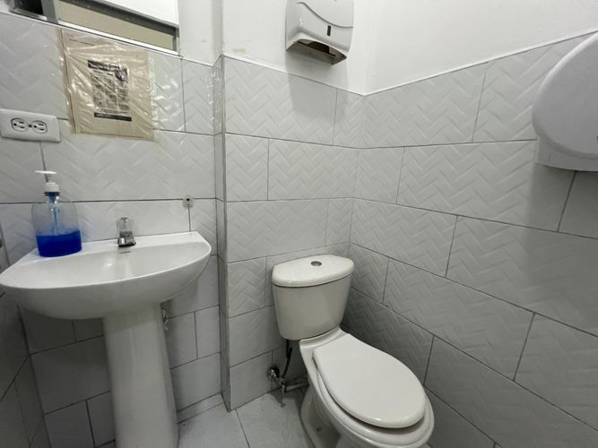 Local en arriendo en La Candelaria, Medellín, 139 m² · foto 20 de 20
