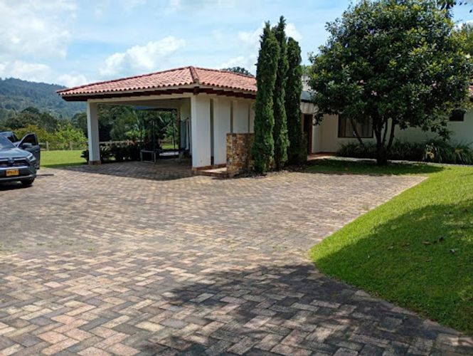 Casa de 3 alcobas en arriendo en El Retiro, 397 m² · foto 7 de 24