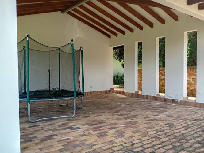 Casa de 3 alcobas en arriendo en El Retiro, 397 m² · foto 16 de 24