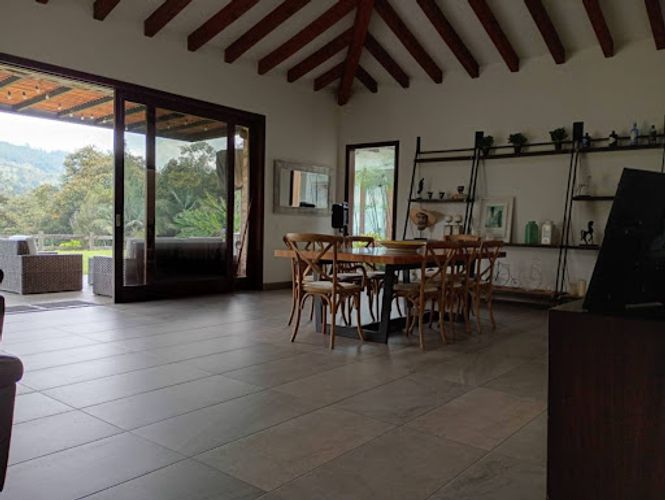 Casa de 3 alcobas en arriendo en El Retiro, 397 m² · foto 22 de 24