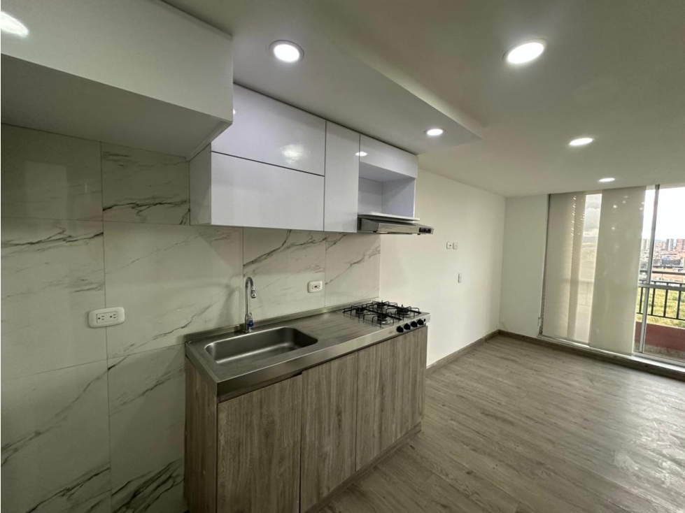 Apartamento en venta en Castilla, Bogotá · foto 2 de 14