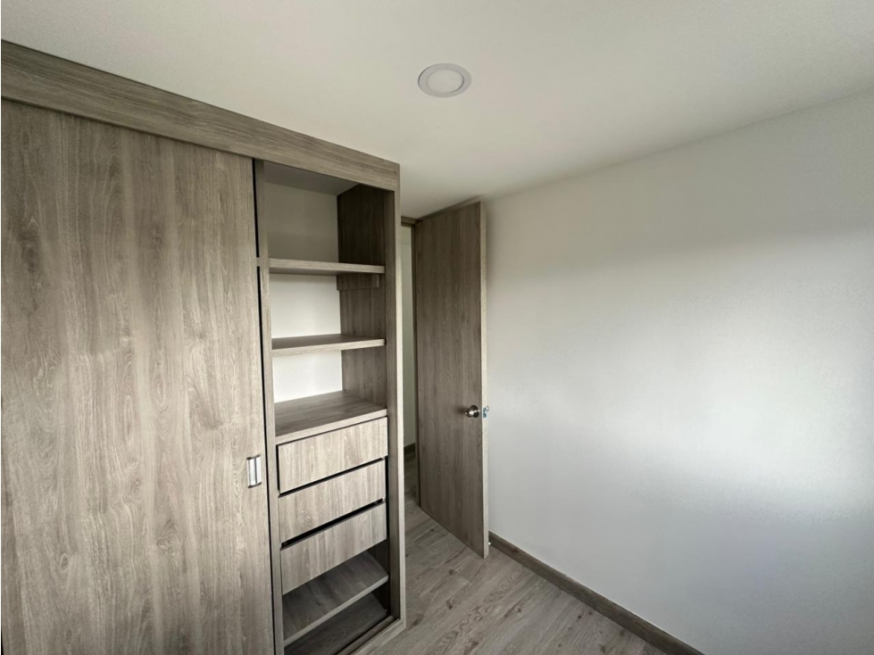 Apartamento en venta en Castilla, Bogotá · foto 10 de 14