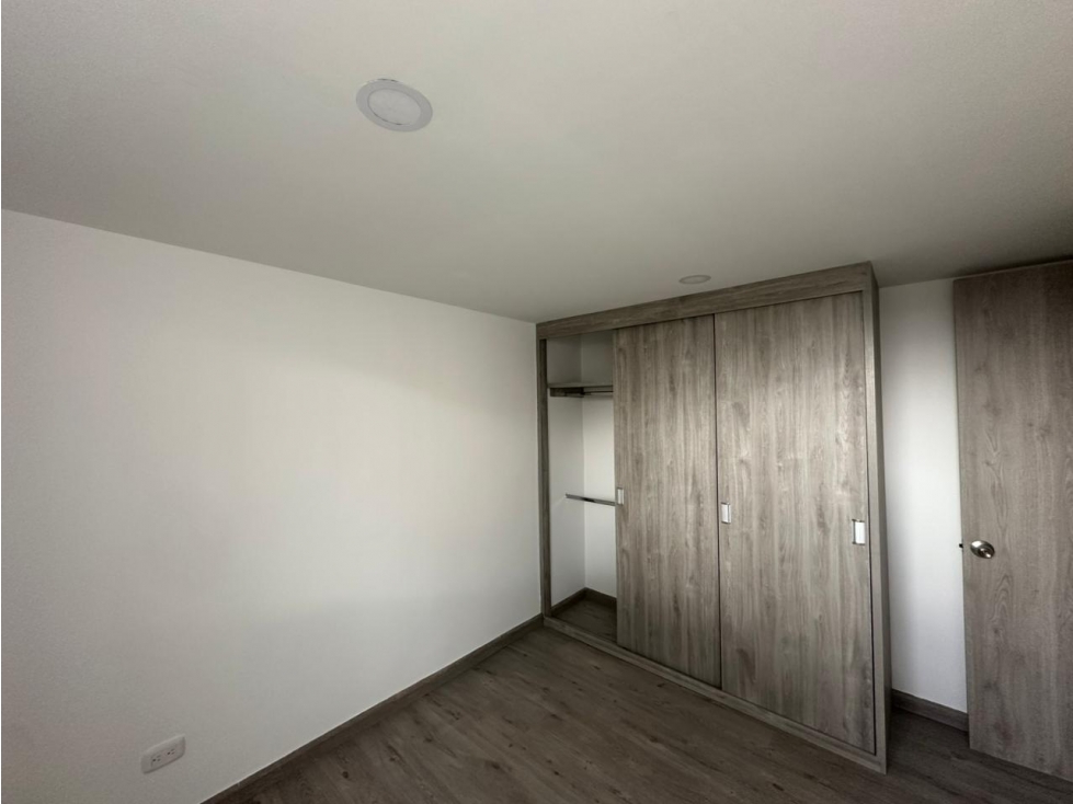 Apartamento en venta en Castilla, Bogotá · foto 12 de 14
