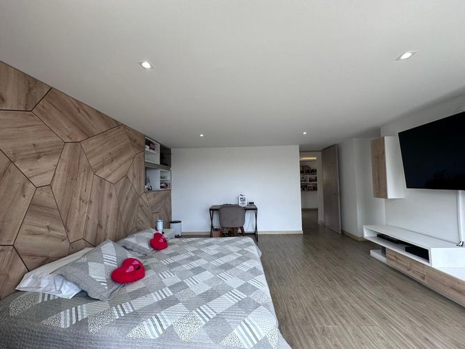 Apartamento de 3 alcobas en venta en El Poblado, Medellín, 240 m² · foto 16 de 20