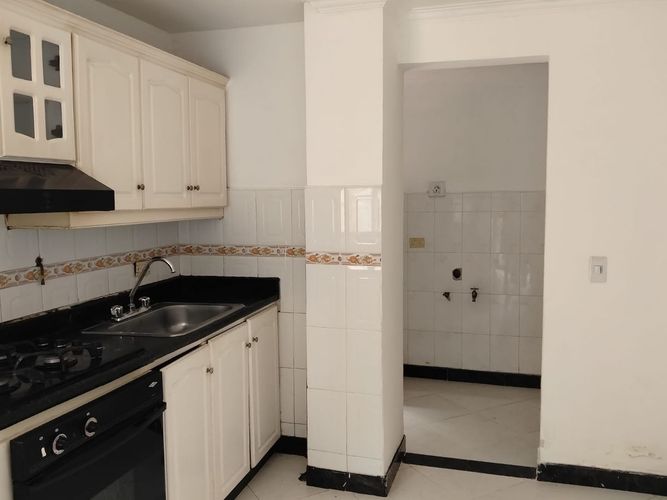 Apartamento de 3 alcobas en venta en La Magnolia, Envigado, 300 m² · foto 4 de 19