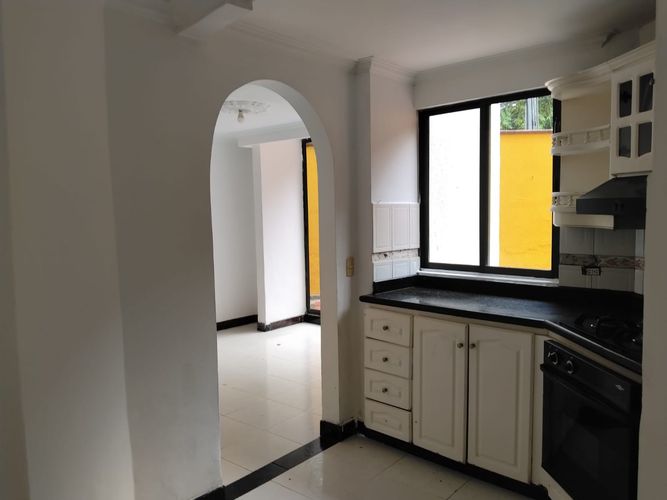 Apartamento de 3 alcobas en venta en La Magnolia, Envigado, 300 m² · foto 5 de 19