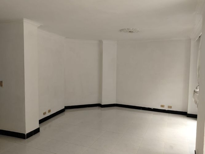 Apartamento de 3 alcobas en venta en La Magnolia, Envigado, 300 m² · foto 11 de 19