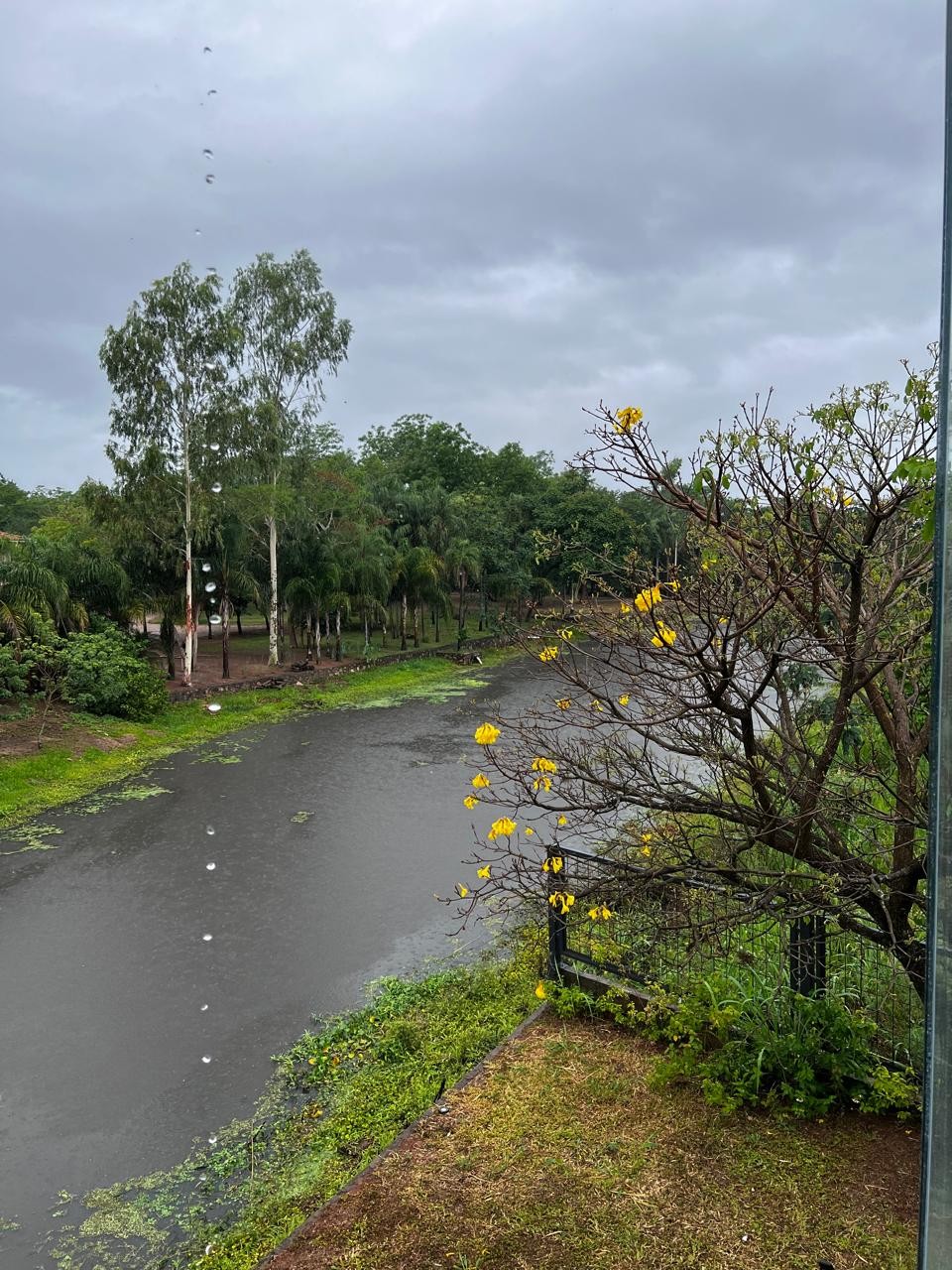 EN VENTA Residencia Estilo Contemporáneo sobre Lago Ypacaraí-NUEVO PRECIO — foto 3