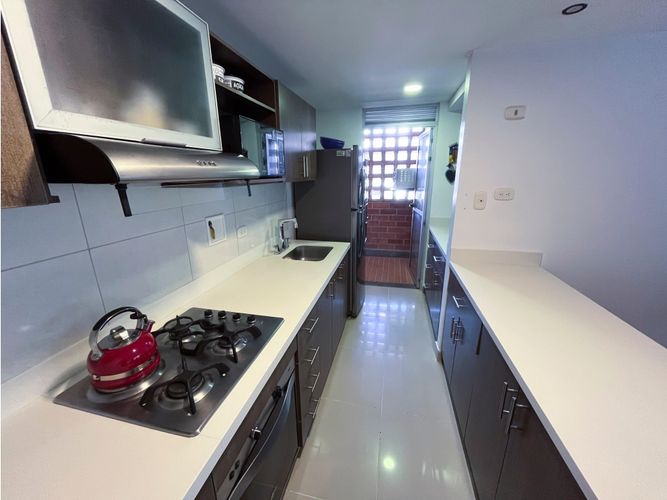 Apartamento de 3 alcobas en venta en Vegas De San Jose, Sabaneta, 84 m² · foto 3 de 19
