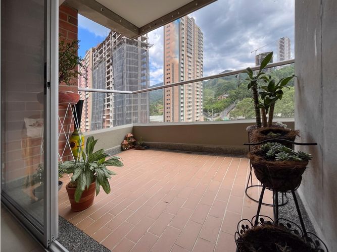 Apartamento de 3 alcobas en venta en Vegas De San Jose, Sabaneta, 84 m² · foto 4 de 19