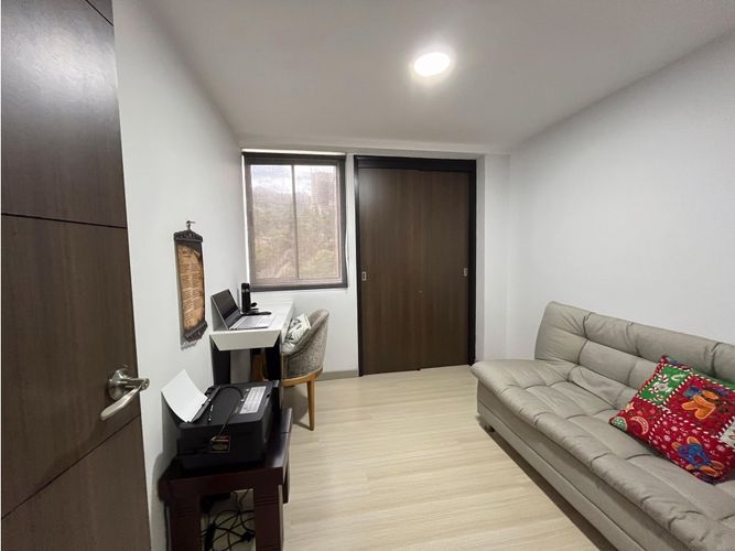 Apartamento de 3 alcobas en venta en Vegas De San Jose, Sabaneta, 84 m² · foto 8 de 19