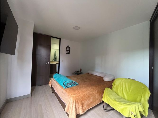 Apartamento de 3 alcobas en venta en Vegas De San Jose, Sabaneta, 84 m² · foto 10 de 19