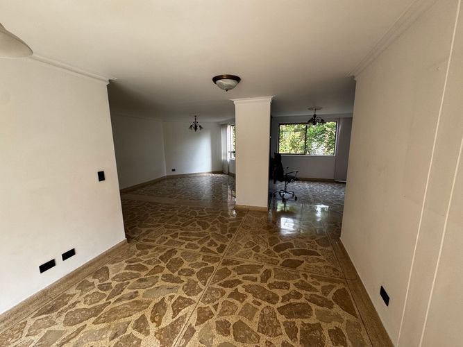 Apartamento de 3 alcobas en arriendo en El Diamante No. 2, Medellín, 145 m² · foto 2 de 20