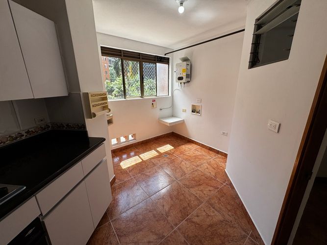 Apartamento de 3 alcobas en arriendo en El Diamante No. 2, Medellín, 120 m² · foto 6 de 21