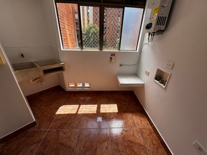 Apartamento de 3 alcobas en arriendo en El Diamante No. 2, Medellín, 120 m² · foto 19 de 21