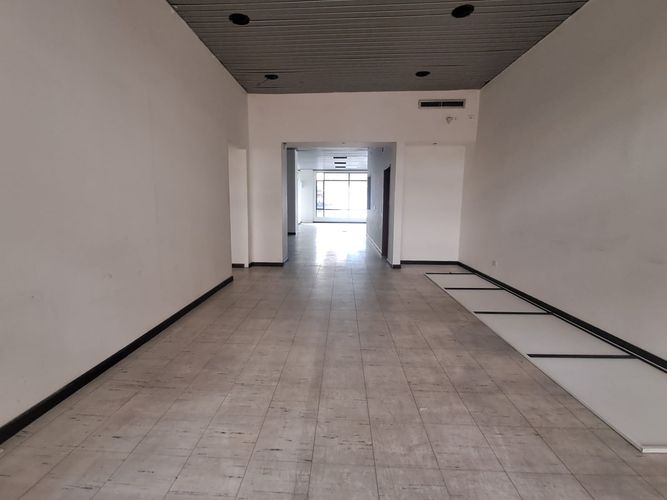 Local en arriendo en Sector Plaza De Bolivar, Pereira, 230 m² · foto 2 de 9