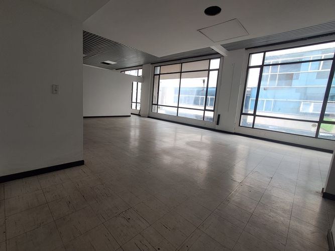 Local en arriendo en Sector Plaza De Bolivar, Pereira, 230 m² · foto 3 de 9