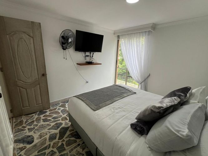 Apartamento de 3 alcobas en arriendo en El Poblado, Medellín, 145 m² · foto 12 de 18