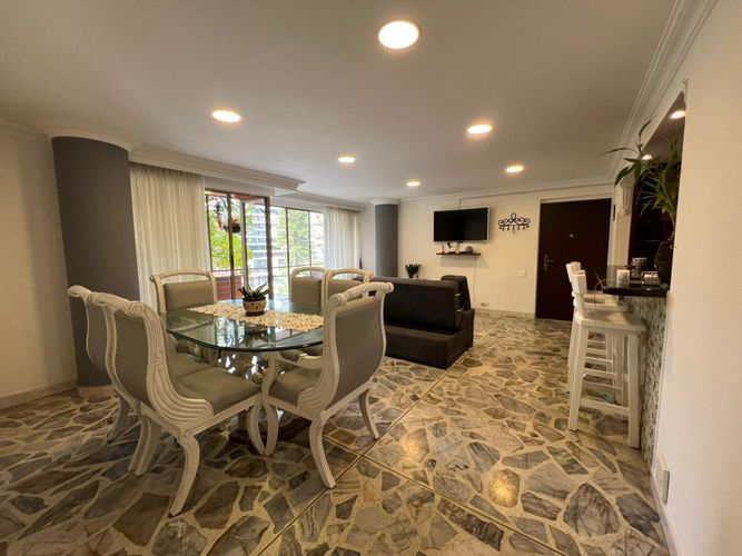 Apartamento de 3 alcobas en arriendo en El Poblado, Medellín, 145 m² · foto 3 de 18