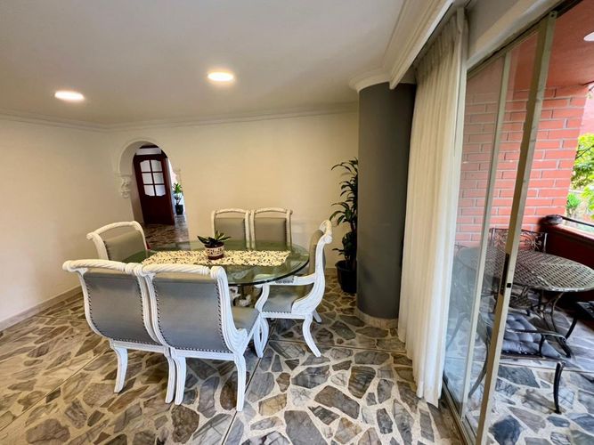 Apartamento de 3 alcobas en arriendo en El Poblado, Medellín, 145 m² · foto 4 de 18