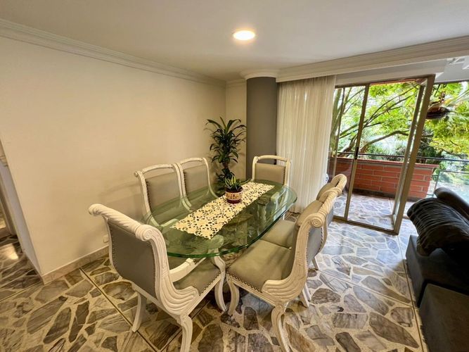 Apartamento de 3 alcobas en arriendo en El Poblado, Medellín, 145 m² · foto 2 de 18