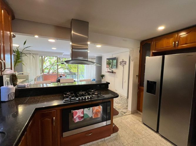 Apartamento de 3 alcobas en arriendo en El Poblado, Medellín, 145 m² · foto 9 de 18